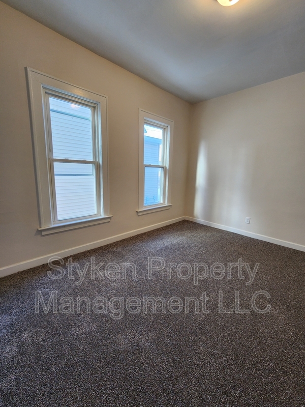 Photo - 363 E Hickory St Condo