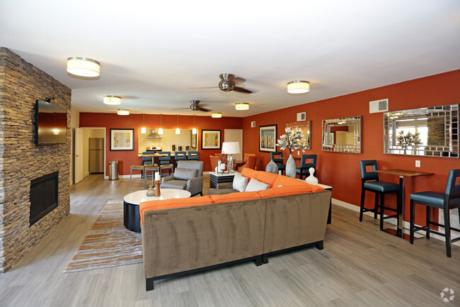 Vio Tustin - Vio Tustin Apartments