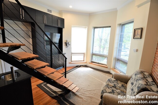 Photo - 1689 Beacon St Unit 8