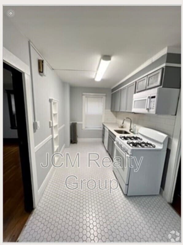 Building Photo - 264 Boston St Unit 1 / 1st Floor Rental