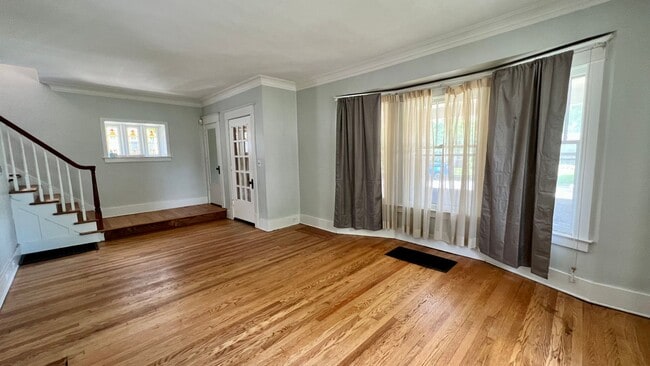 Photo - 1401 Logan St SE