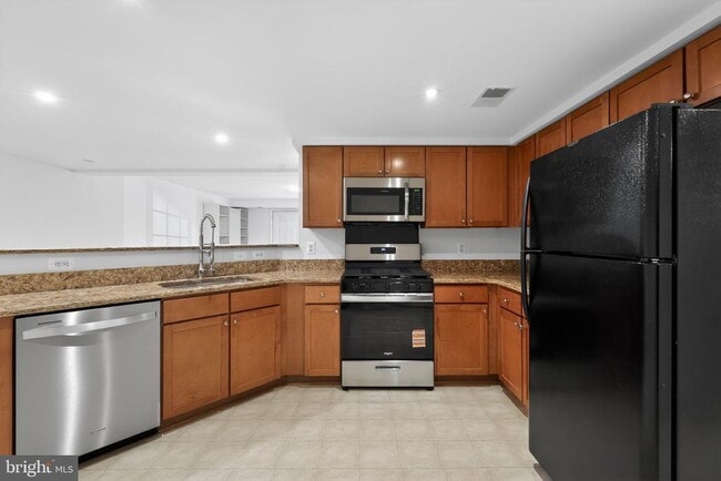 Photo - 1585 N Van Dorn St