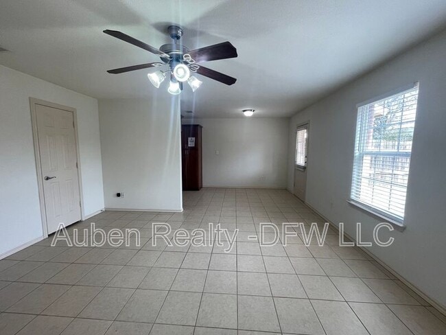 Photo - 909 Parkplace Ridge