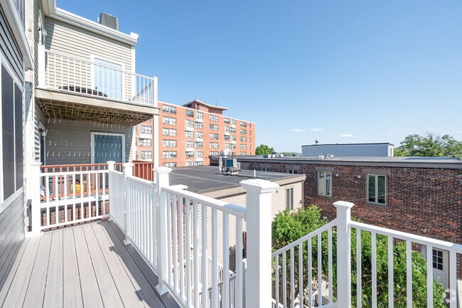 Building Photo - 465 E 8th St Unit 3 Rental