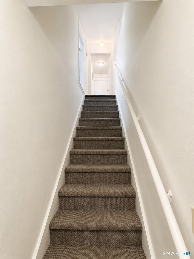 30 Plymouth Ave Unidad Floor 2