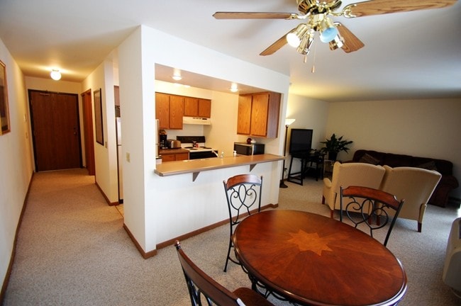 Photo - Schroeder Square Apartments