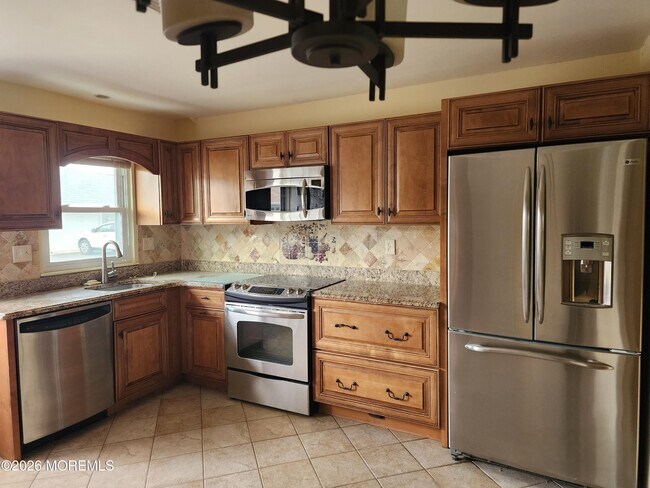 Photo - 341B Canterbury Ct