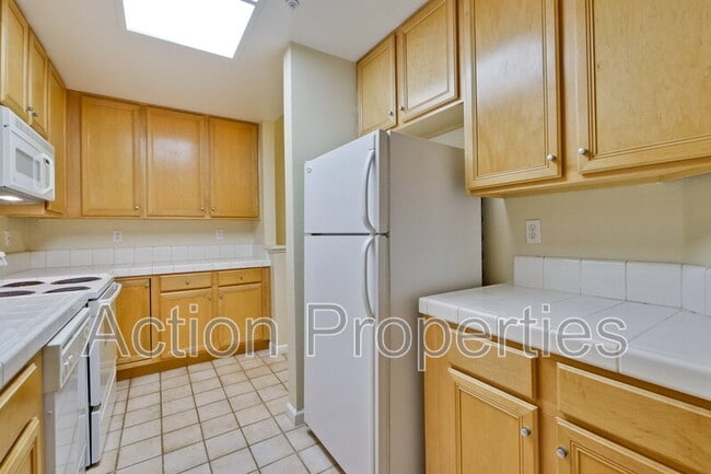 Photo - 2160 Santa Cruz Ave Unit #10