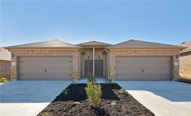Building Photo - Joanne Loop Unit B Rental