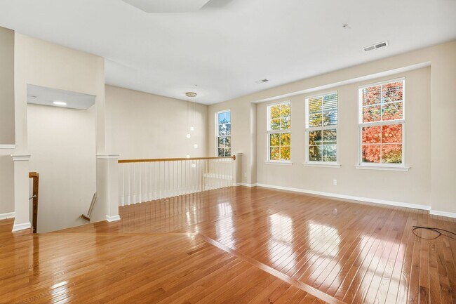 Photo - Bright and Spacious 3-Bed Home Near Homest...