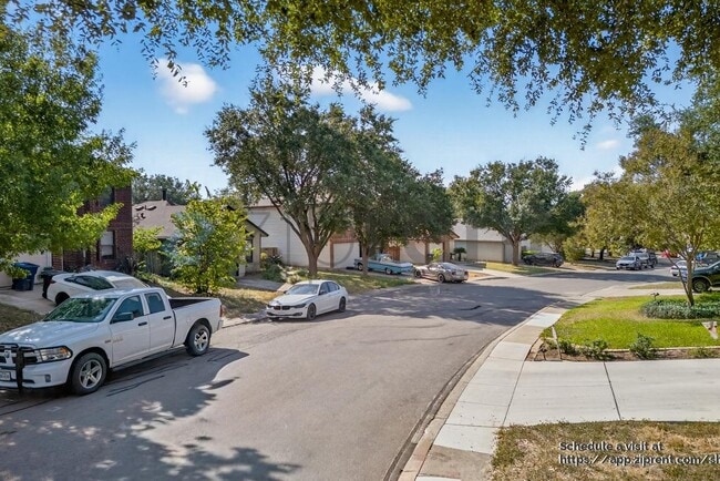 Photo - 5515 Champions Hill Dr