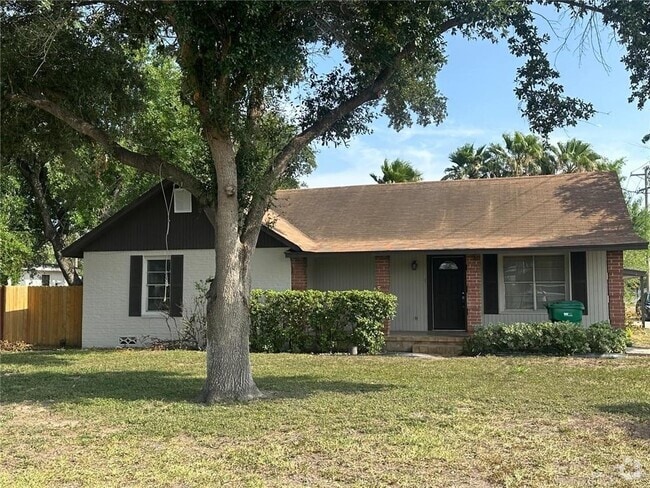 Building Photo - 700 E Sam Houston Blvd Rental
