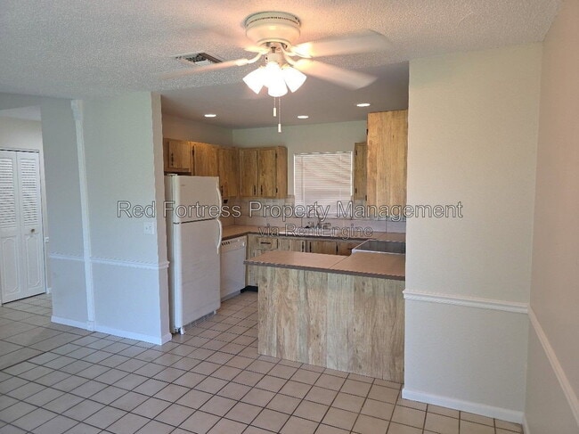 Photo - 1049 Ridgeway Dr