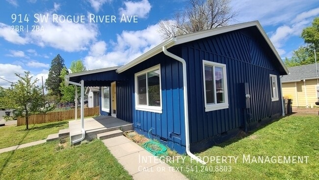Photo - 914 SW Rogue River Ave