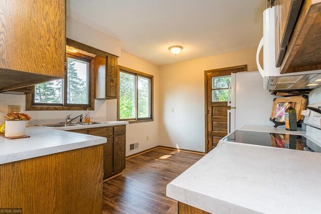 Photo - 6707 DuPont Ave N
