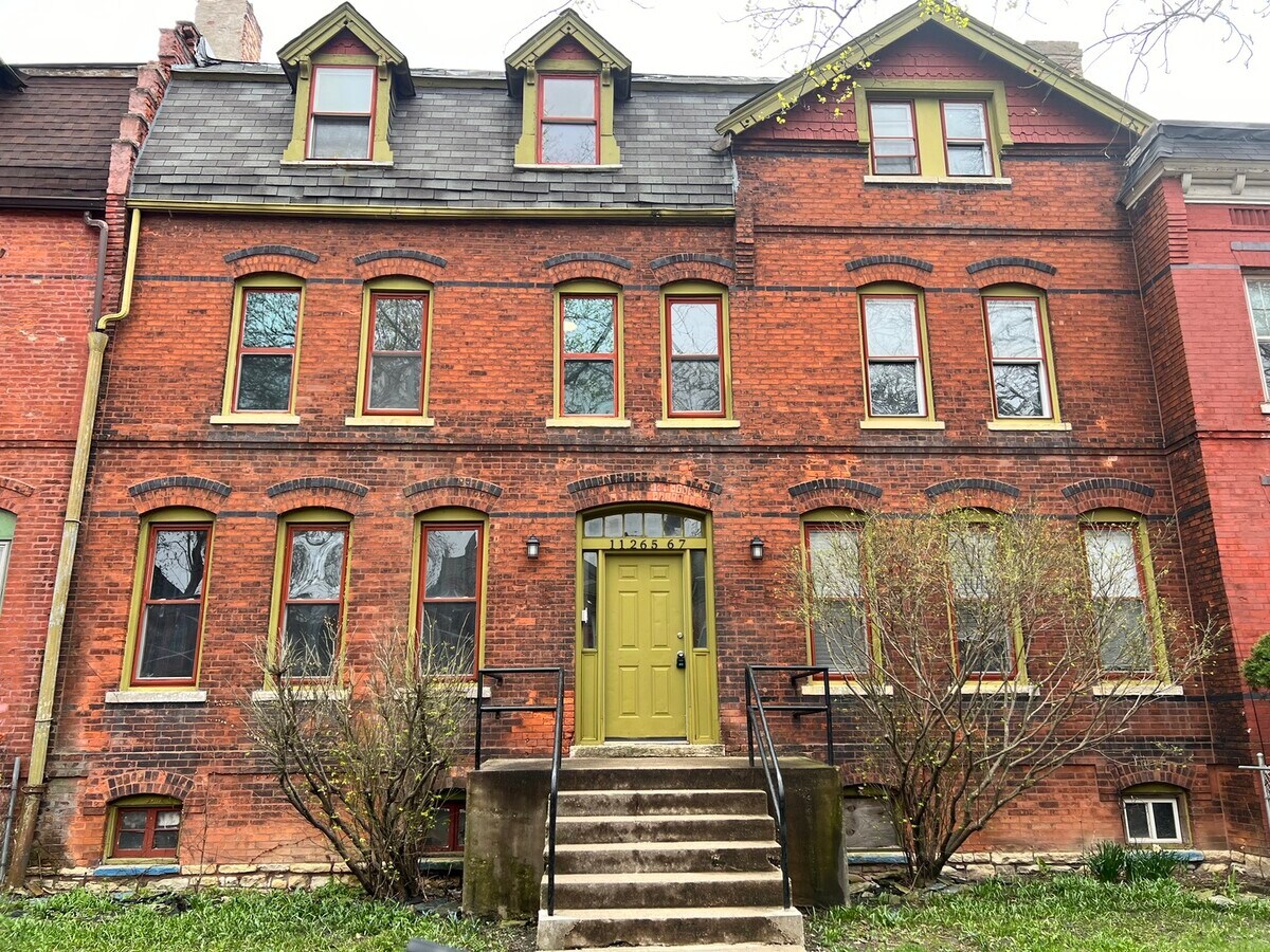 Photo - 11265 S Champlain Ave House