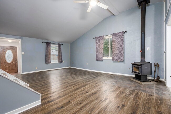 Photo - 9156 Elizabeth St