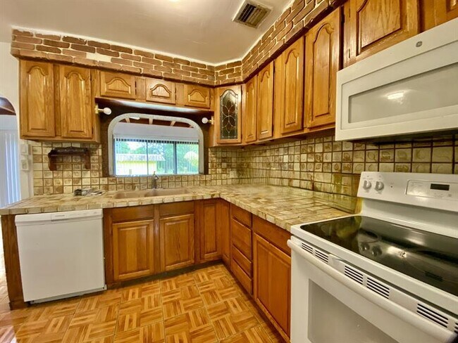 Photo - 14131 NW 3rd Ave