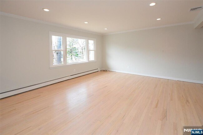 Photo - 43 Spruce Ave