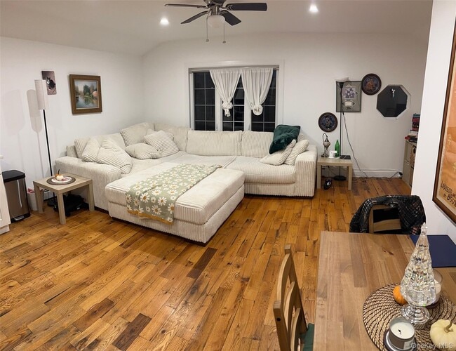 Building Photo - 3-44 Beach 87th St Unit 2