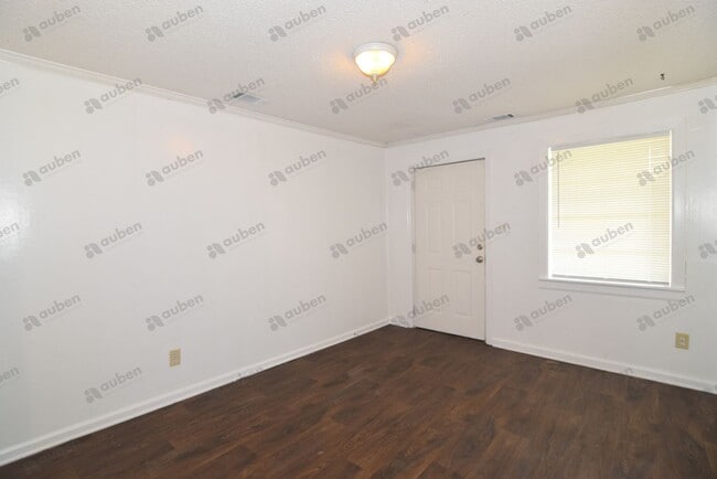 Photo - 2 Bedroom Duplex For Lease