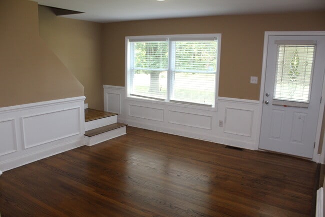 Photo - 2124 Ronnie Ave