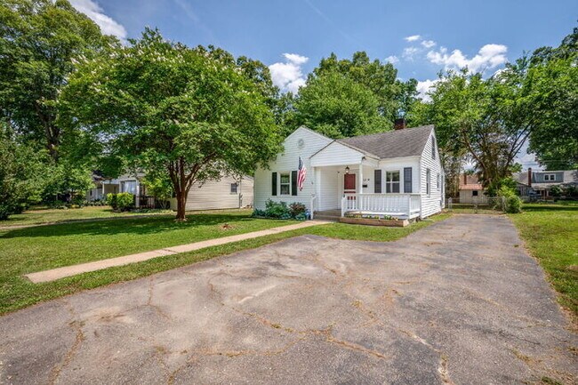Photo - Charming 3-Bedroom, 1 Bath Home located in Sandston-$1750/Mo