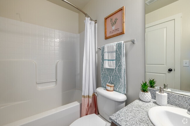 4BR, 4.5BA - 2,333SF - Bathroom