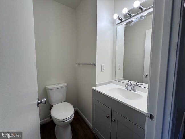 Photo - 12335 Woodlawn Ct