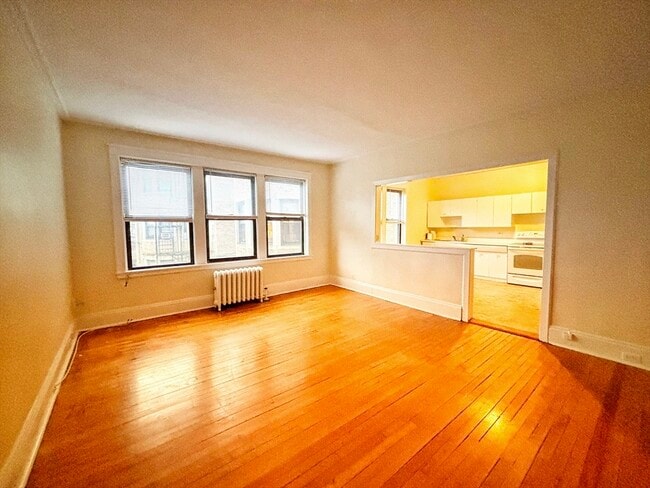 Building Photo - 122 Babcock St Unit 24