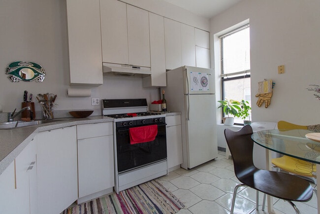 Photo - 2311 W Ohio St Unit J06P