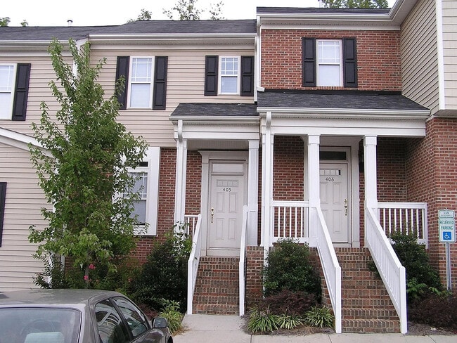 Building Photo - Room in Townhome on Windermere Dr