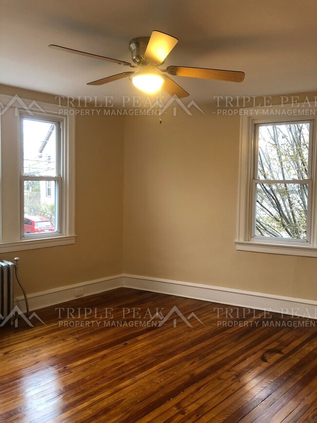 Building Photo - 74 Bartram Ave Unit 2