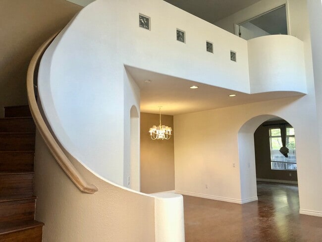 Building Photo - 12566 Cavallo St