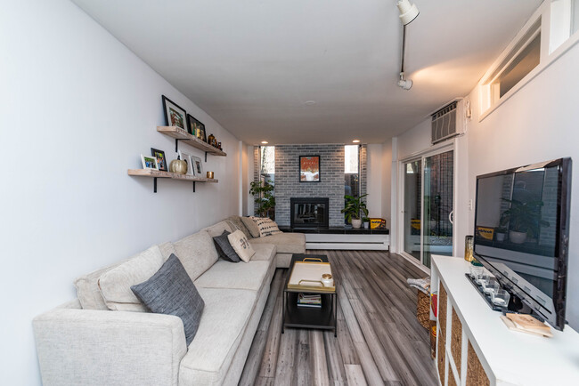 Photo - 1750 N Wells St Condo Unit 106