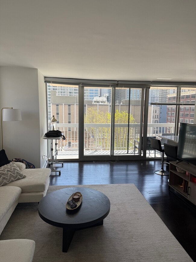 Photo - 545 N Dearborn St Unit 1107