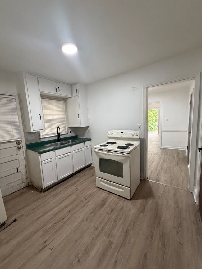 Photo - 3461 Dequincy St