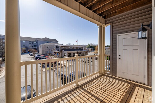 3BR, 2BA - 1,150SF - Balcony