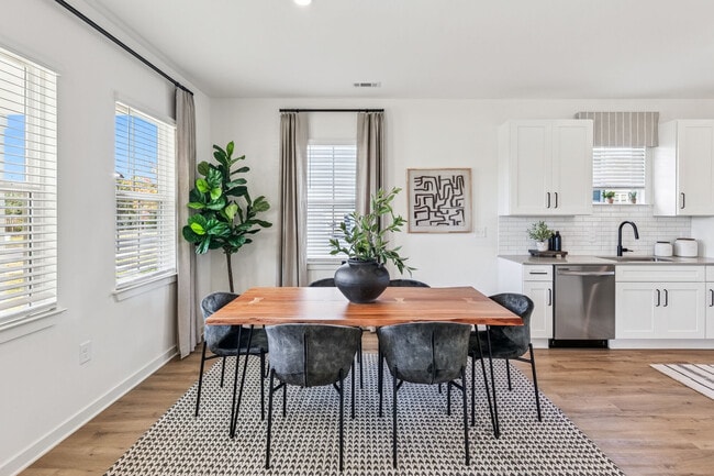 Hamlet Huntersville - Homes & Townhomes for Rent
