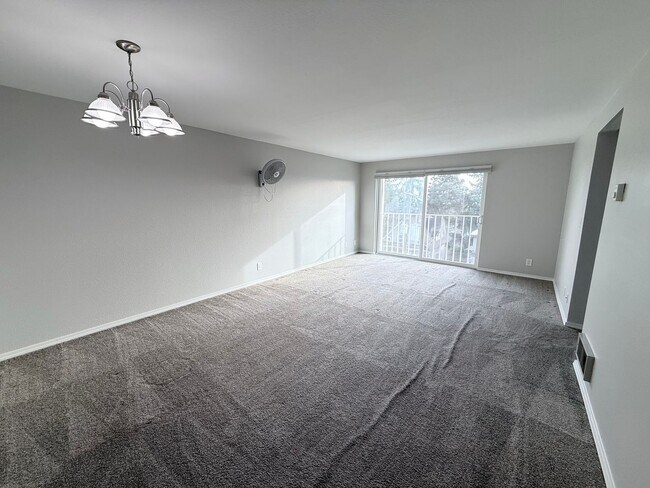 Photo - Great location 3 bed 2 bath condo in Fremont