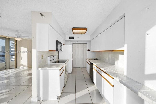 Photo - 3530 Mystic Pointe Dr Unit 710