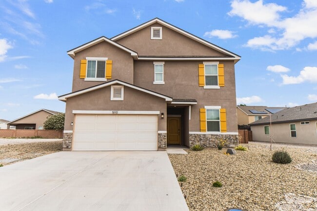 Building Photo - Fully Furnished 4 Bedroom, 2.5 Bathroom Home – Ideal for Traveling Professionals & Extended Stay ...