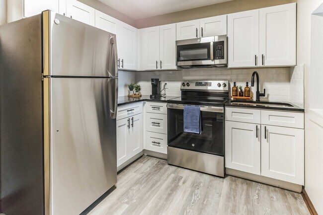 301_N_Salisbury_St_West_Lafayette_IN_47906_USA-Kitchen-203A8717