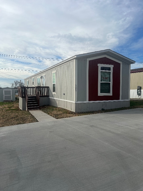 Photo - 2001 FM 1195