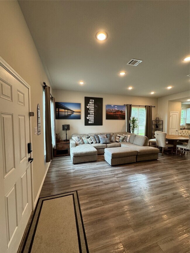 Photo - 710 Crystal River