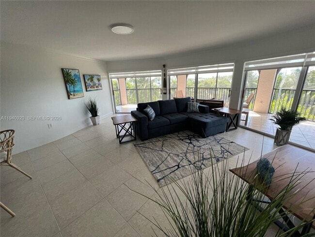 Photo - 1998 Overseas Hwy Unidad 33A