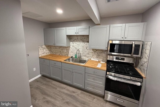 Building Photo - 415 Glassboro Rd Rental