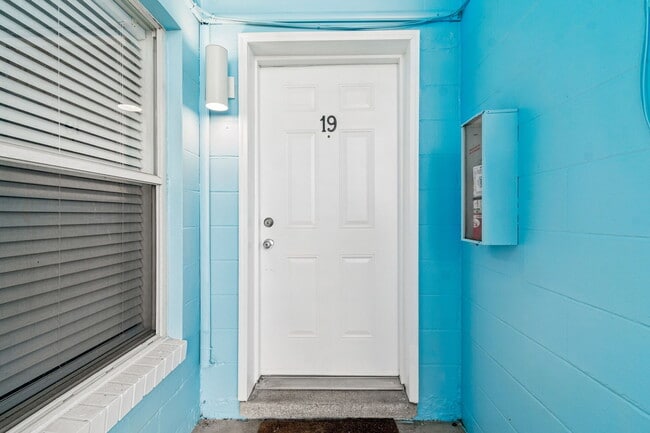 Courtyard Apartments