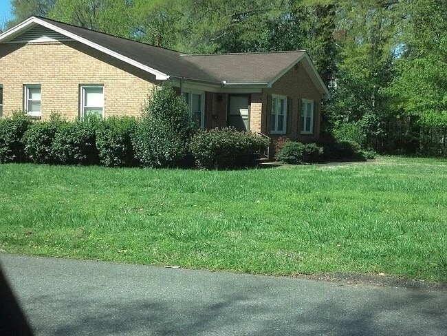 Building Photo - 401 W Mountain St Unit 401