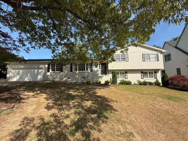 Building Photo - **OFFERING REFUNDABLE APPLICATION FEES** Stunning 5BD, 3BA North Ridge Raleigh Home on a Large, P...